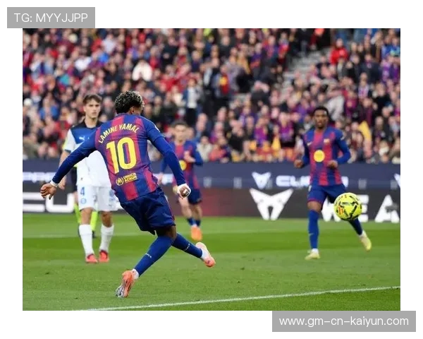 巴萨中前场连续渗透，佩德里直塞穿透三人防守